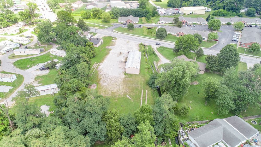Auto Service Center For Sale: 2017 Hamburg Pike, Jeffersonville, IN 47130
